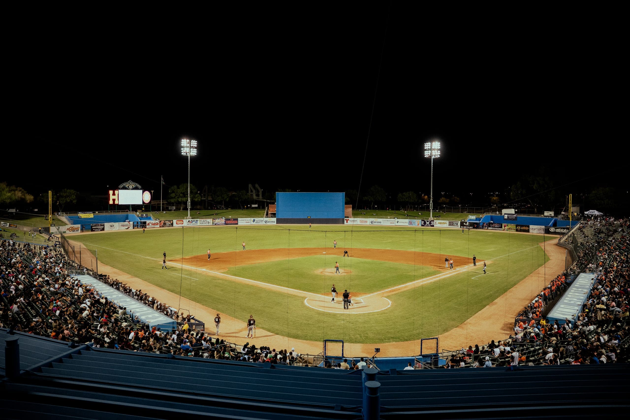 Kino Veterans Memorial Stadium